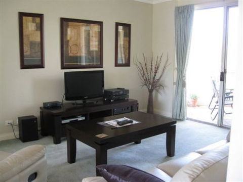 Golden Chain Heritage Motor Inn - Accommodation Fremantle 0