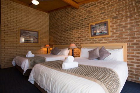 The Town House Motor Inn - Sundowner Goondiwindi - Accommodation Fremantle 0