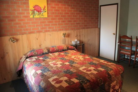 Catalina Motel Lake Macquarie - Accommodation Fremantle 1