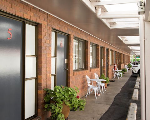 Country Pathfinder Motor Inn - Accommodation Fremantle 2