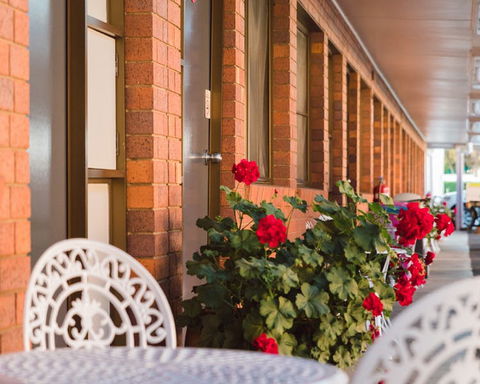 Country Pathfinder Motor Inn - Accommodation Fremantle 3