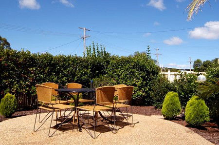 Asters On James Motor Inn - Accommodation Fremantle 2
