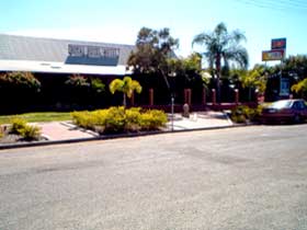 Royal Hotel Resort - Accommodation Fremantle 0
