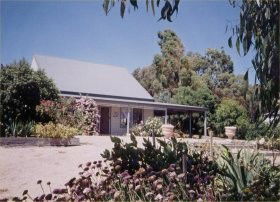 Brackley Cottage - Accommodation Fremantle 0