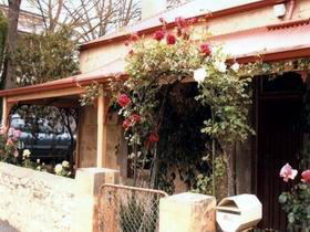 Bluebird Cottage - Accommodation Fremantle 0