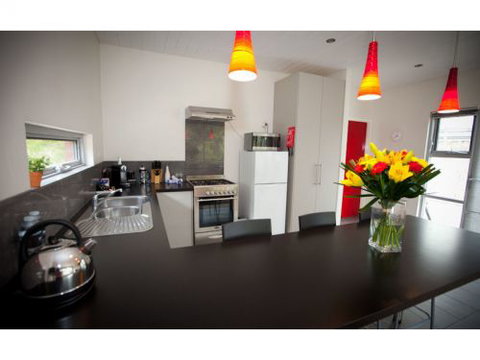 Hanover Bay Studio Apartments - Accommodation Fremantle 1