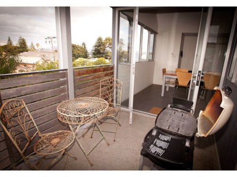 Hanover Bay Studio Apartments - Accommodation Fremantle 2