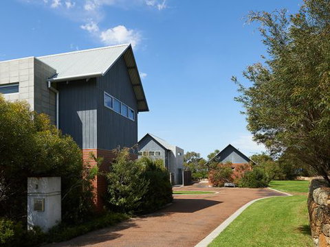 Hanover Bay Studio Apartments - Accommodation Fremantle 4