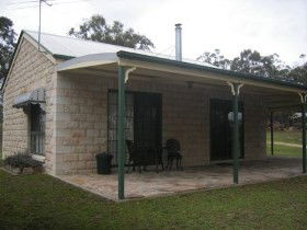Rosie Obriens Country Cottages - Accommodation Fremantle 0