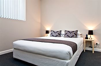 Ryals Serviced Apartments Camperdown - Accommodation Fremantle 2