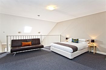 Ryals Serviced Apartments Camperdown - Accommodation Fremantle 3