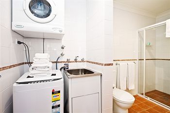 Ryals Serviced Apartments Camperdown - Accommodation Fremantle 5