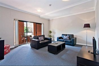 Ryals Serviced Apartments Camperdown - Accommodation Fremantle 8