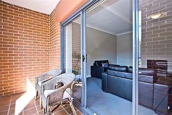 Ryals Serviced Apartments Camperdown - Accommodation Fremantle 9