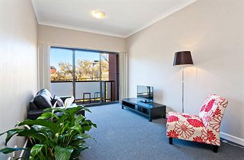 Ryals Serviced Apartments Camperdown - Accommodation Fremantle 10