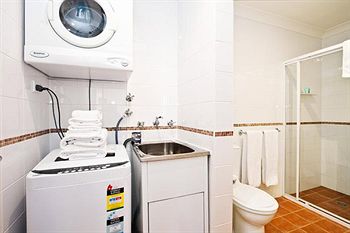 Ryals Serviced Apartments Camperdown - Accommodation Fremantle 12