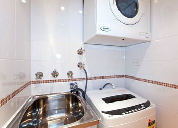 Ryals Serviced Apartments Camperdown - Accommodation Fremantle 17