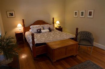 Tizzana Winery Bed & Breakfast - Accommodation Fremantle 2