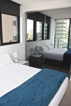 Apartments Melbourne Domain - South Melbourne - Accommodation Fremantle 3