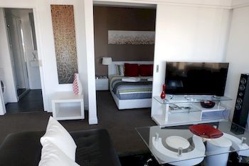 Aura On Flinders Serviced Apartments - Accommodation Fremantle 3