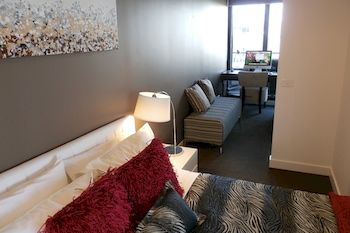 Aura On Flinders Serviced Apartments - Accommodation Fremantle 4