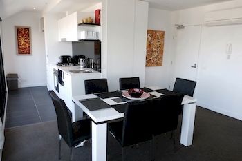 Aura On Flinders Serviced Apartments - Accommodation Fremantle 6