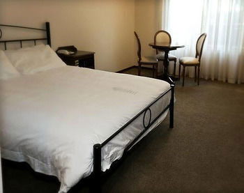 Elizabethan Lodge - Accommodation Fremantle 16