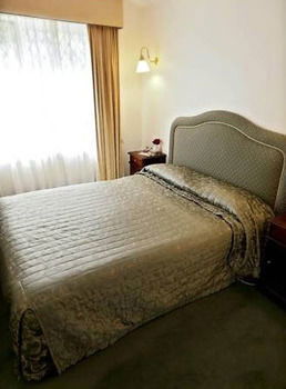 Elizabethan Lodge - Accommodation Fremantle 17