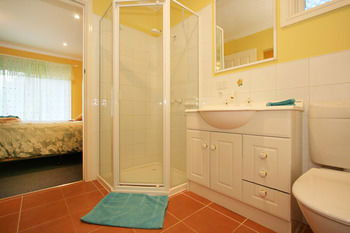 Roseland Holiday House - Accommodation Fremantle 0