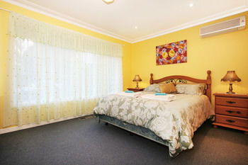 Roseland Holiday House - Accommodation Fremantle 3