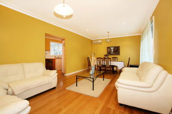 Roseland Holiday House - Accommodation Fremantle 11