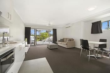 Cooroy Luxury Motel Apartments Noosa - Accommodation Fremantle 11
