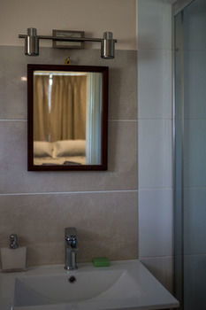 The Wattle Lodge - Accommodation Fremantle 1