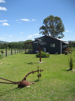 The Wattle Lodge - Accommodation Fremantle 2