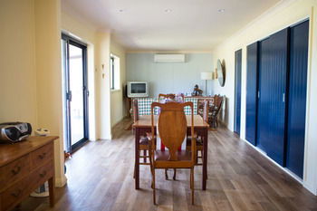 The Wattle Lodge - Accommodation Fremantle 14