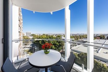 Meriton Serviced Apartments Sydney Airport - Accommodation Fremantle 4