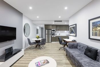 Meriton Serviced Apartments Sydney Airport - Accommodation Fremantle 7