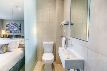 Comfy Kew Apartments - Accommodation Fremantle 10