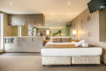 Comfy Kew Apartments - Accommodation Fremantle 11