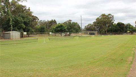Riverbank Caravan Park - Accommodation Fremantle 6