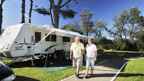 Eastern Beach Holiday Park - Accommodation Fremantle 0