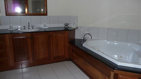 The Lodges - Accommodation Fremantle 7