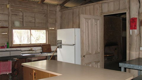 TreeTops Log Cabin - Accommodation Fremantle 1