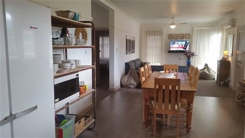 Lakeside Vista Holiday House - Accommodation Fremantle 0