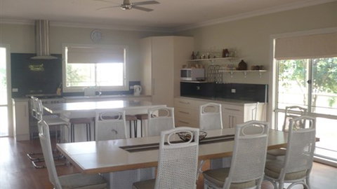 Yarrasackawonga - Accommodation Fremantle 2