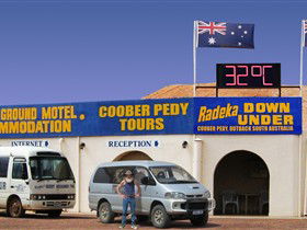Radeka Downunder Underground Motel And Backpacker Inn - Accommodation Fremantle 0