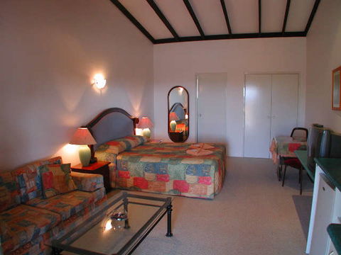 Albert Facey Motor Inn Narrogin - Accommodation Fremantle 0
