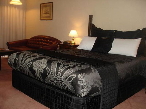 Albury Manor House - Accommodation Fremantle 1