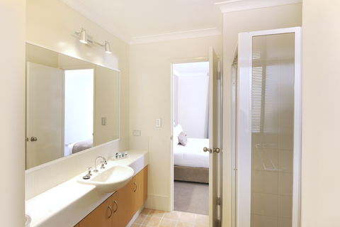Assured Waterside Apartments - Accommodation Fremantle 7
