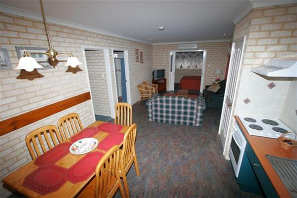 Busselton Villas and Caravan Park - Accommodation Fremantle